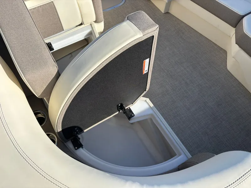 Slide: The Image of Alera M23L 2026 - 32