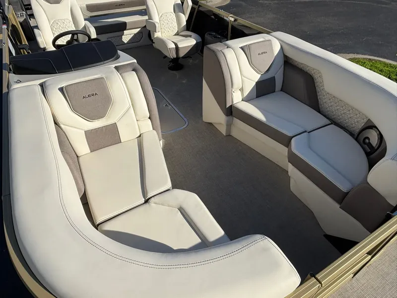 Slide: The Image of Alera M23L 2026 - 33