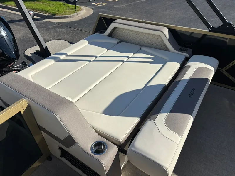 Slide: The Image of Alera M23L 2026 - 9