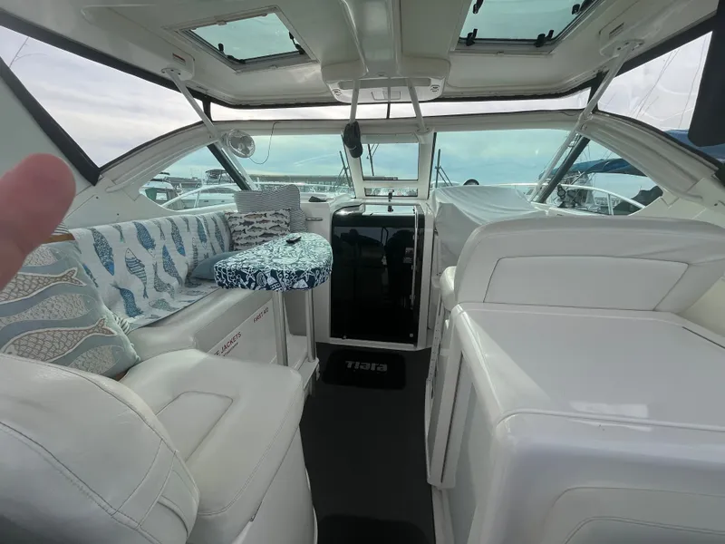 Slide: The Image of Tiara 3600 Open 2006 - 9