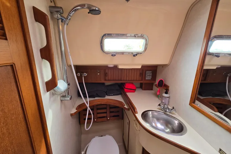 Slide: The Image of Island Packet 420 2001 - 51