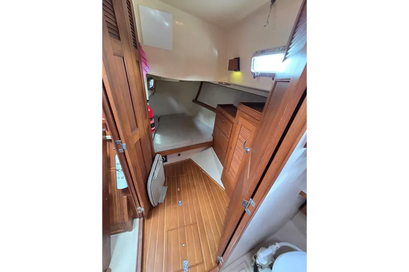 Slide: The Image of Island Packet 420 2001 - 53