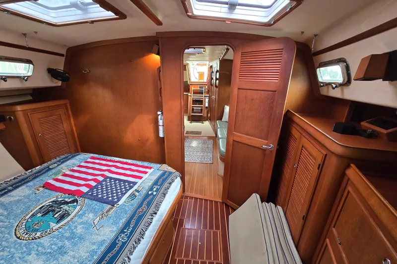 Slide: The Image of Island Packet 420 2001 - 66