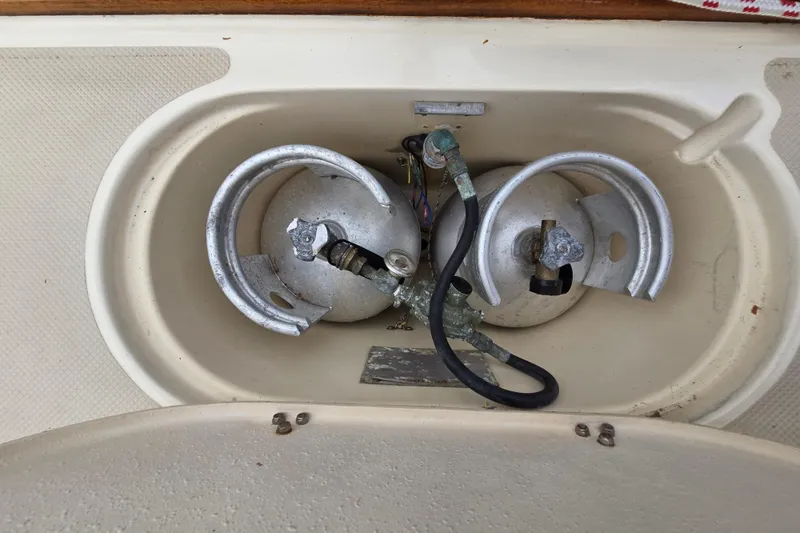 Slide: The Image of Island Packet 420 2001 - 71