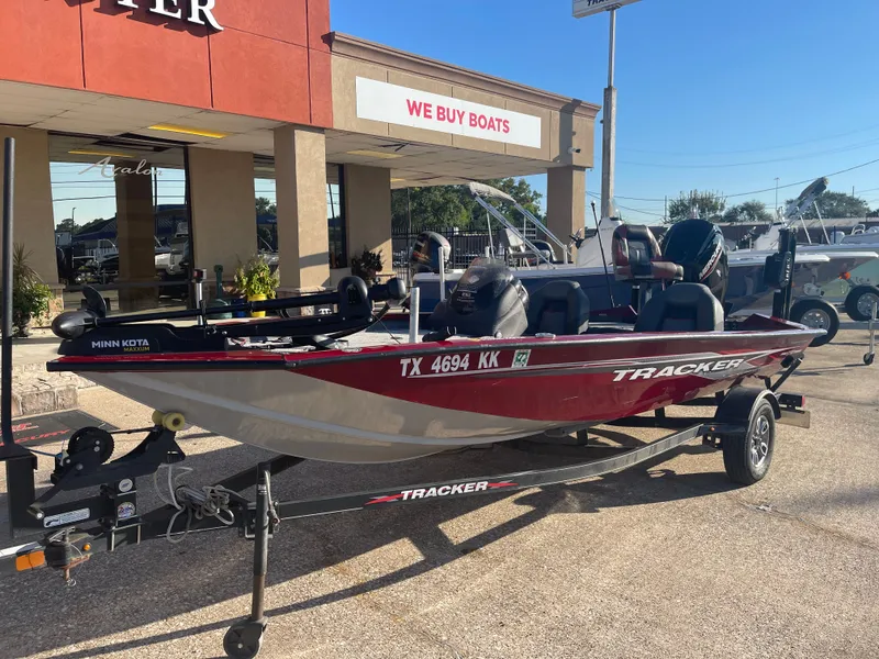 Slide: The Image of Tracker Pro Team 175 2022 - 3