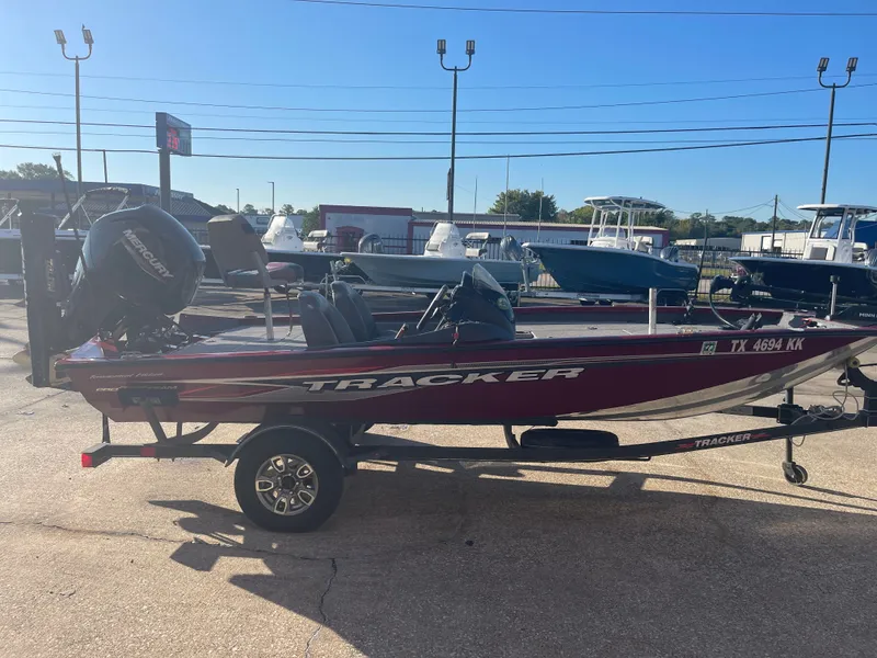 Slide: The Image of Tracker Pro Team 175 2022 - 7