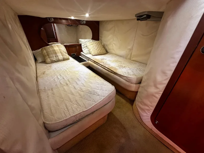 Slide: The Image of EPIRB device on 2006 Chris-Craft 43 Roamer boat, mounted for emergency use. - 35