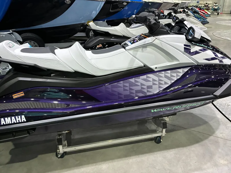 Slide: The Image of Yamaha VX CRUISER HO 2026 - 5