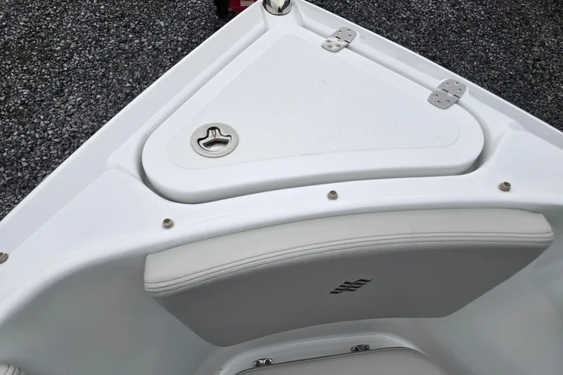 Slide: The Image of 2025 Four Winns H4 Freedom boat capacity label, 13 persons or 1750 lbs, safety warnings. - 20