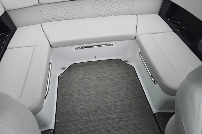 Slide: The Image of 2025 Four Winns H4 Freedom boat interior with sleek seating and modern design. - 34