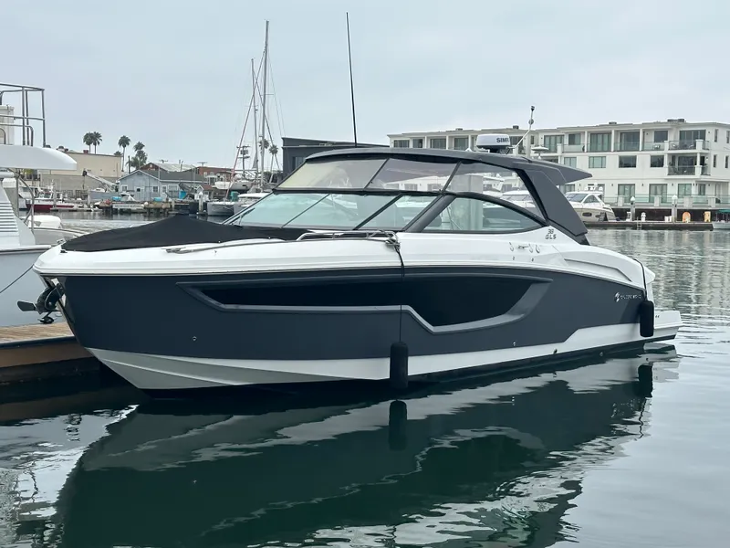 Slide: The Image of Cruisers 38 GLS 2021 - 53