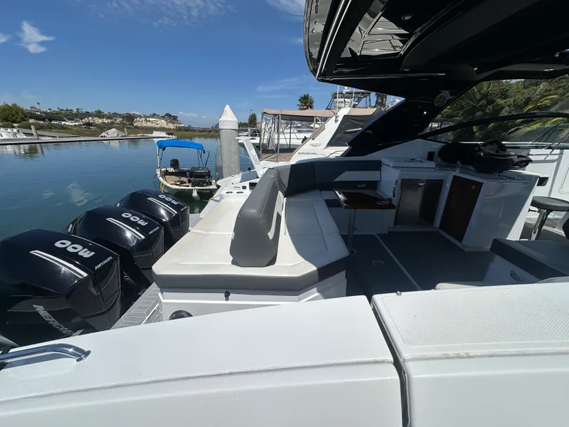 Slide: The Image of Cruisers 38 GLS 2021 - 25