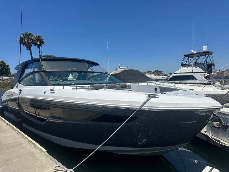 Slide: The Image of Cruisers 38 GLS 2021 - 56