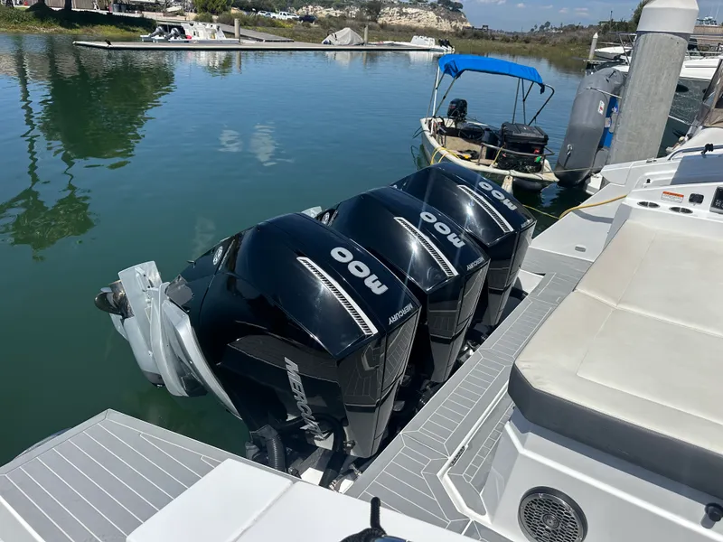 Slide: The Image of Cruisers 38 GLS 2021 - 26