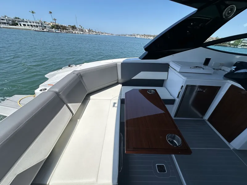 Slide: The Image of Cruisers 38 GLS 2021 - 37