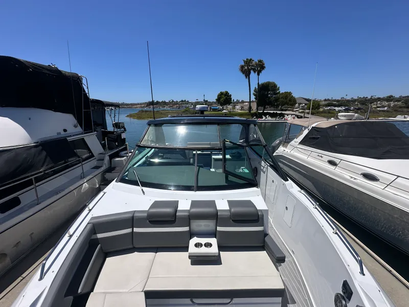 Slide: The Image of Cruisers 38 GLS 2021 - 18