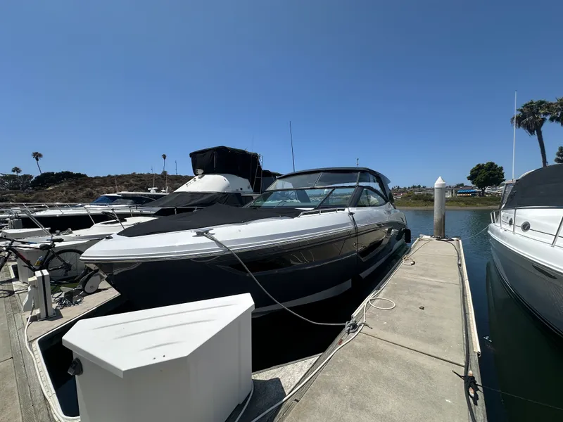 Slide: The Image of Cruisers 38 GLS 2021 - 22