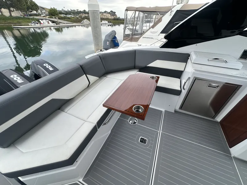Slide: The Image of Cruisers 38 GLS 2021 - 16