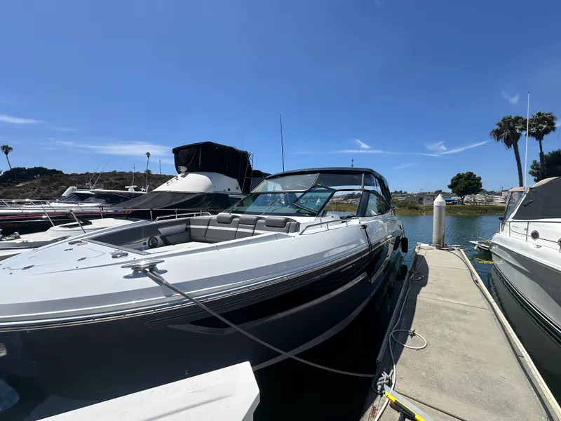 Slide: The Image of Cruisers 38 GLS 2021 - 3