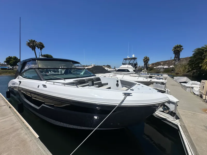 Slide: The Image of Cruisers 38 GLS 2021 - 54