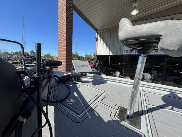 Slide: The Image of Avid 23 Mag 2024 - 10