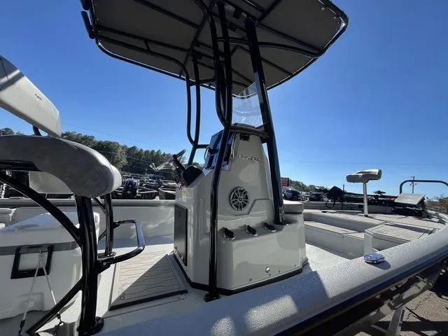 Slide: The Image of Avid 23 Mag 2024 - 17