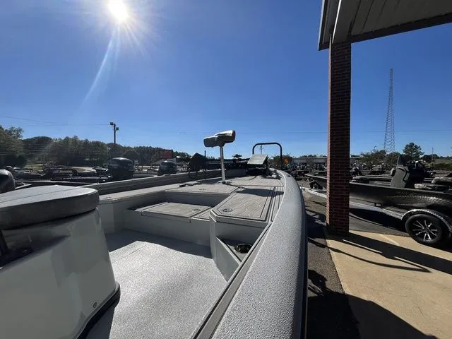 Slide: The Image of Avid 23 Mag 2024 - 20