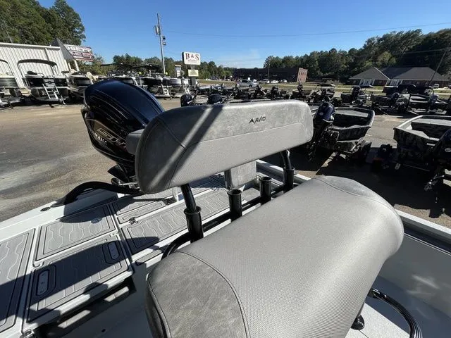 Slide: The Image of Avid 23 Mag 2024 - 21