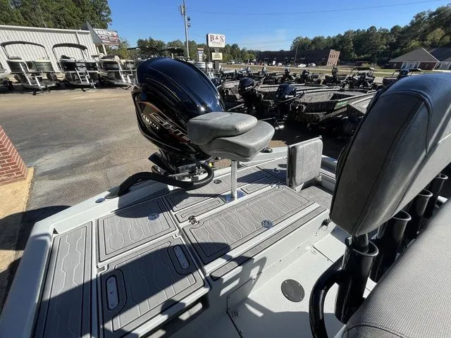 Slide: The Image of Avid 23 Mag 2024 - 22