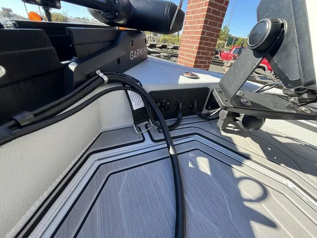 Slide: The Image of Avid 23 Mag 2024 - 34