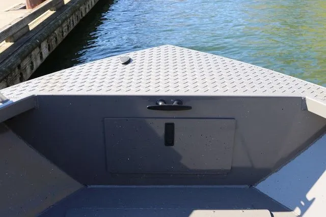 Slide: The Image of Alumaweld Stryker 220 2026 - 31