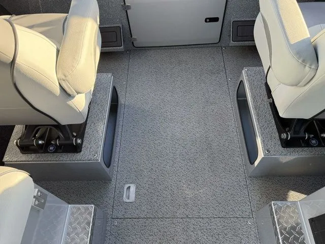 Slide: The Image of Kingfisher Escape HT 2425 2025 - 32