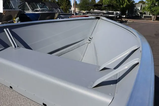 Slide: The Image of Smoker Craft Alaskan TL SS DLX 2024 - 7