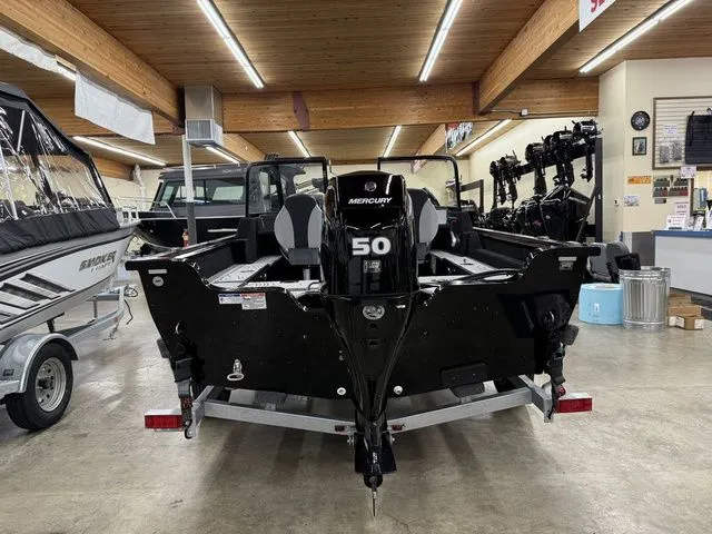 Slide: The Image of Smoker Craft excursion 166 sc pro 2025 - 10