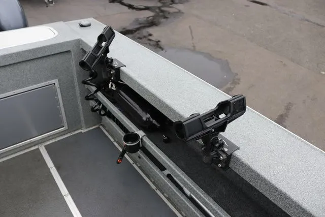 Slide: The Image of North River Osprey 26' 2022 - 14