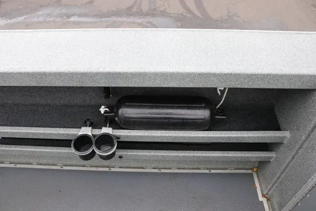 Slide: The Image of North River Osprey 26' 2022 - 21