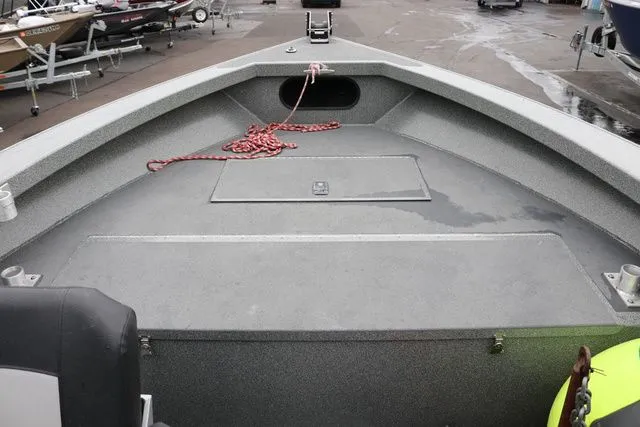 Slide: The Image of North River Osprey 26' 2022 - 7