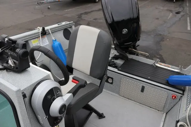 Slide: The Image of Smoker Craft Pro Vee Sportsman CC 18' 2021 - 10