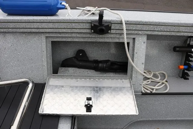 Slide: The Image of Smoker Craft Pro Vee Sportsman CC 18' 2021 - 17