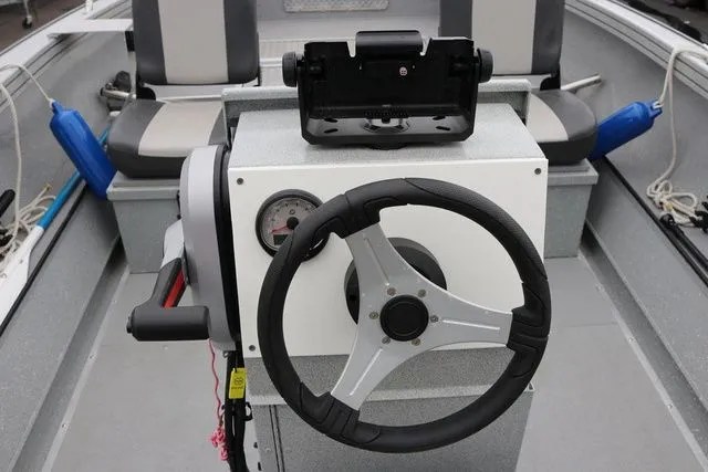 Slide: The Image of Smoker Craft Pro Vee Sportsman CC 18' 2021 - 20