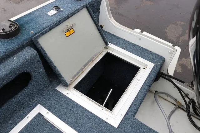 Slide: The Image of Starcraft Superfisherman 190 19' 1994 - 12