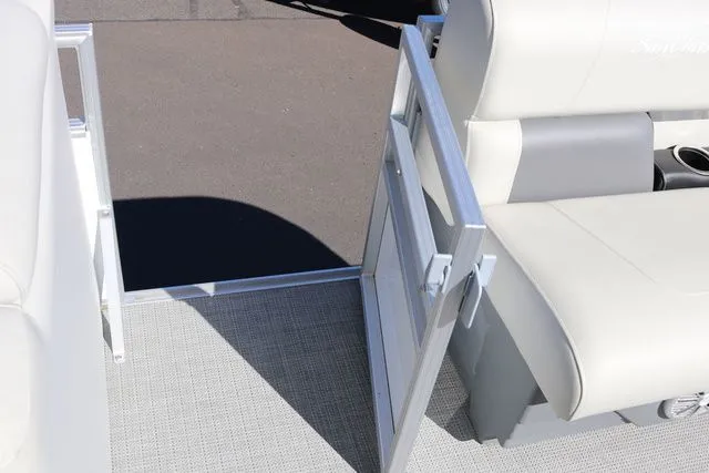 Slide: The Image of SunChaser Vista Fish 20' 2023 - 27