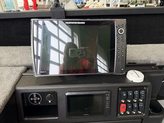 Slide: The Image of Alumacraft Competitor 195X Tiller 2026 - 15