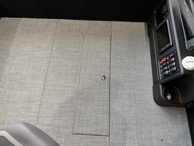 Slide: The Image of Alumacraft Competitor 195X Tiller 2026 - 20