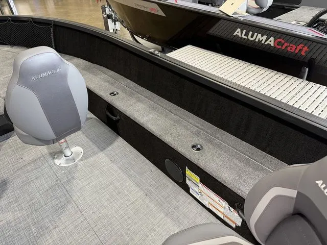 Slide: The Image of Alumacraft Competitor 195X Tiller 2026 - 22