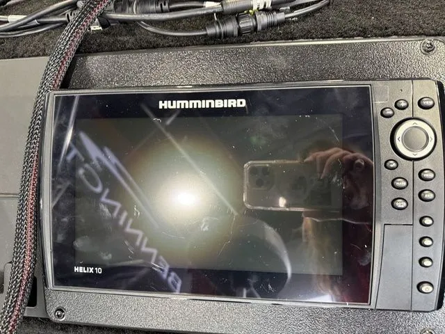 Slide: The Image of Alumacraft Competitor 195X Tiller 2026 - 31