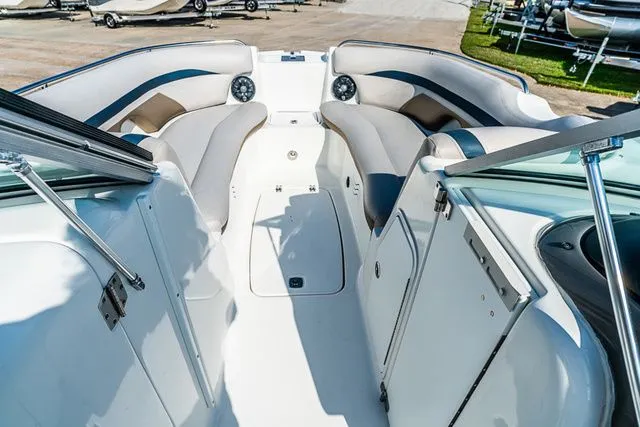 Slide: The Image of Hurricane SunDeck 2400 2017 - 10