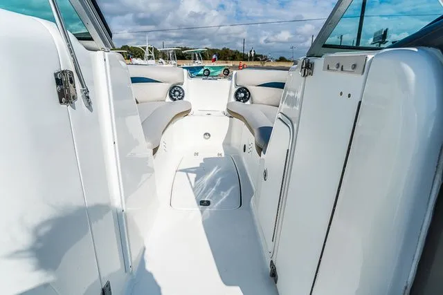 Slide: The Image of Hurricane SunDeck 2400 2017 - 11