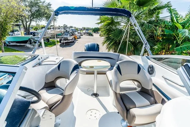 Slide: The Image of Hurricane SunDeck 2400 2017 - 13