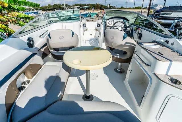 Slide: The Image of Hurricane SunDeck 2400 2017 - 21